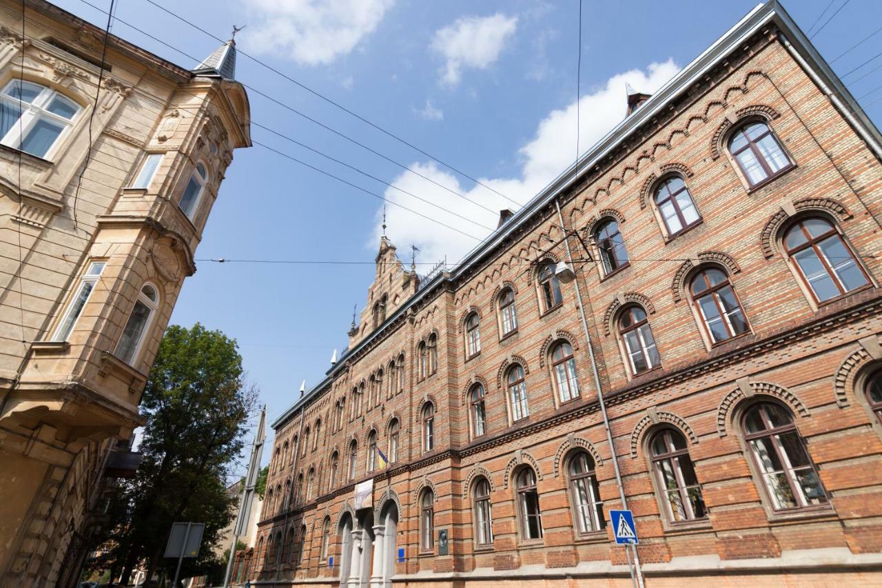 Leogrand One-Bedroom Apartments On Tugan-Baranovskogo 24 Lviv Bagian luar foto