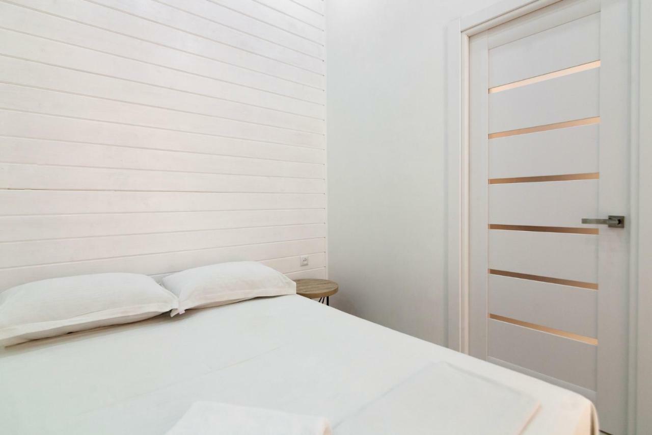 Leogrand One-Bedroom Apartments On Tugan-Baranovskogo 24 Lviv Bagian luar foto
