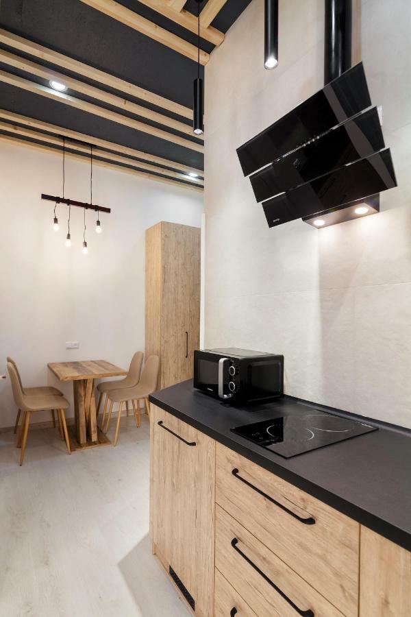 Leogrand One-Bedroom Apartments On Tugan-Baranovskogo 24 Lviv Bagian luar foto