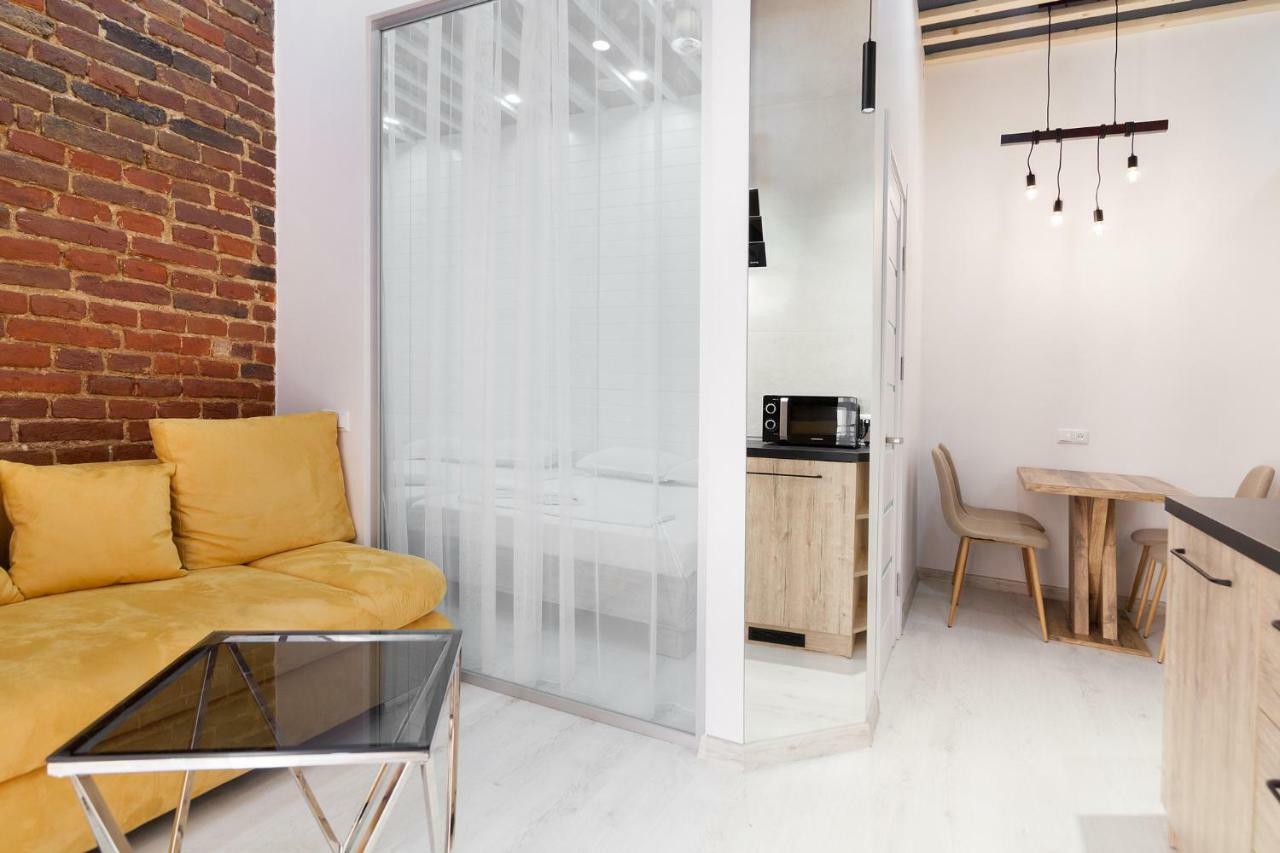 Leogrand One-Bedroom Apartments On Tugan-Baranovskogo 24 Lviv Bagian luar foto