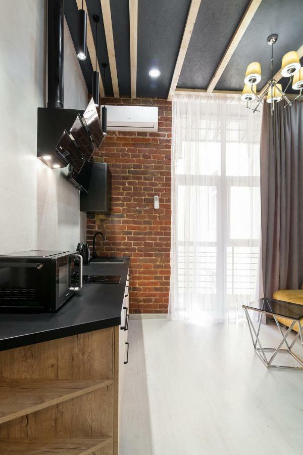 Leogrand One-Bedroom Apartments On Tugan-Baranovskogo 24 Lviv Bagian luar foto